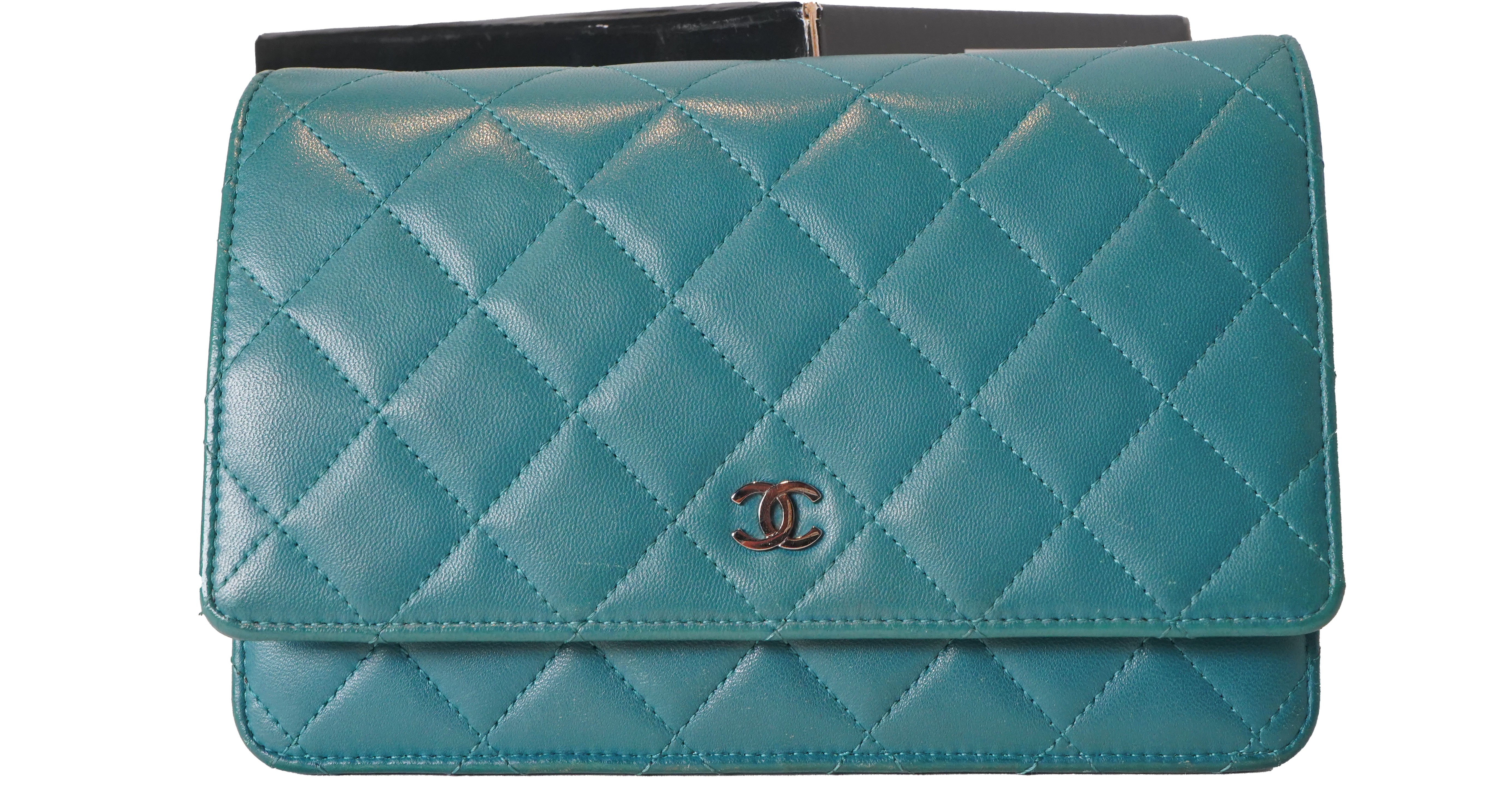 Chanel wallet on chain