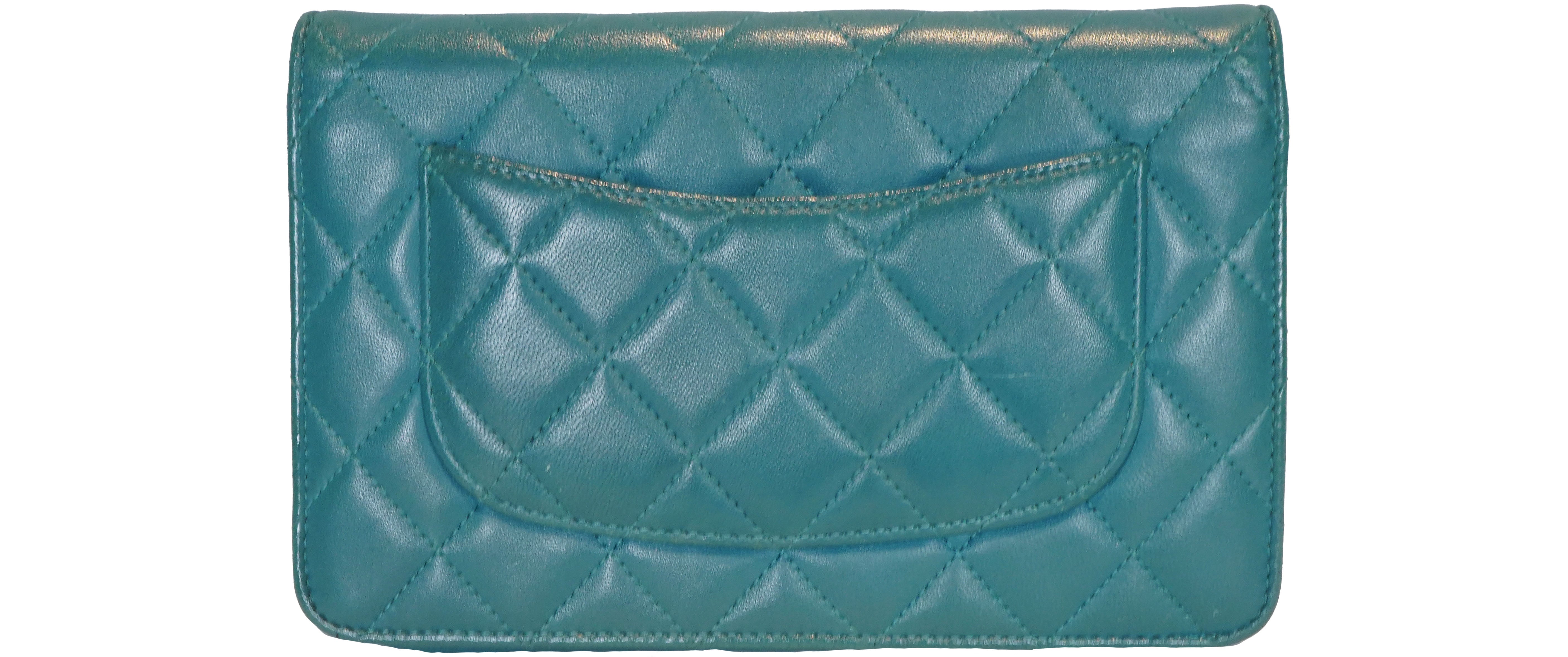 Chanel wallet on chain