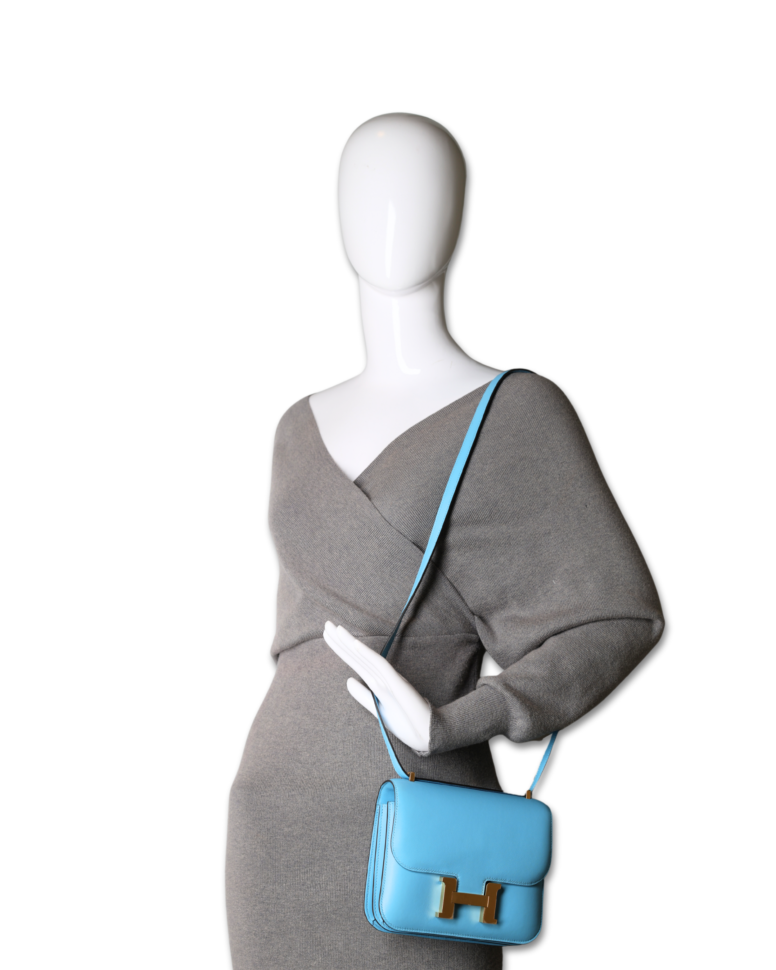 Hermes - Constance 18 Blue/Gold Hardware (Pre-Owned)